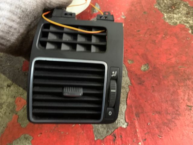 Volkswagen Touran 1.4 1T3 2010-2015 Dash Vent Surround LH