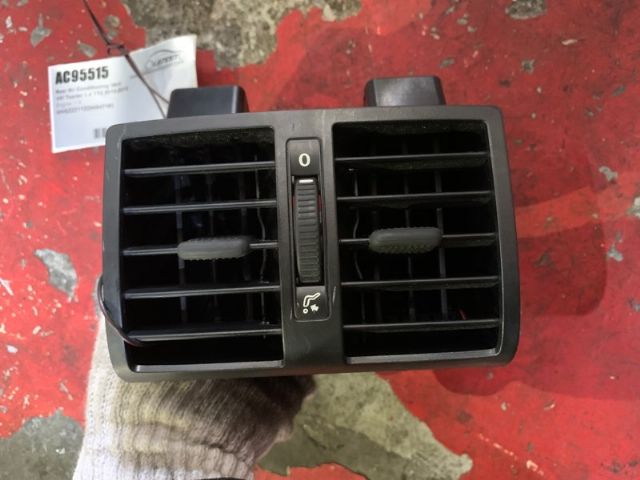 Volkswagen Touran 1.4 1T3 2010-2015 Rear Air Conditioning Vent