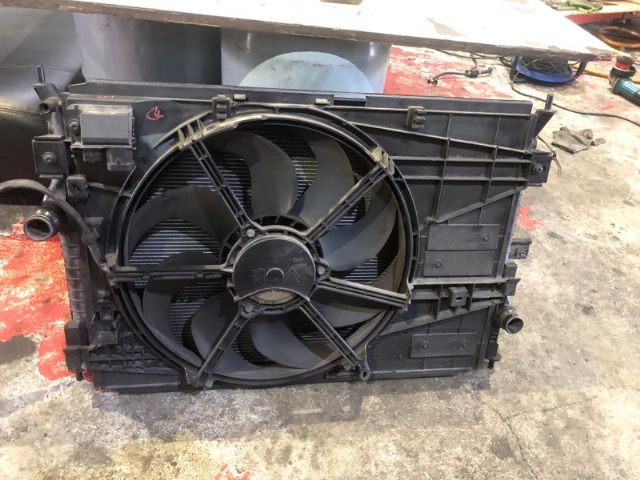 Citroen C4 C4 Picasso 2013-2018 Radiator Electric Fan Assembly