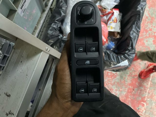 Volkswagen Golf MK6 2009-2011 RF Window Switch