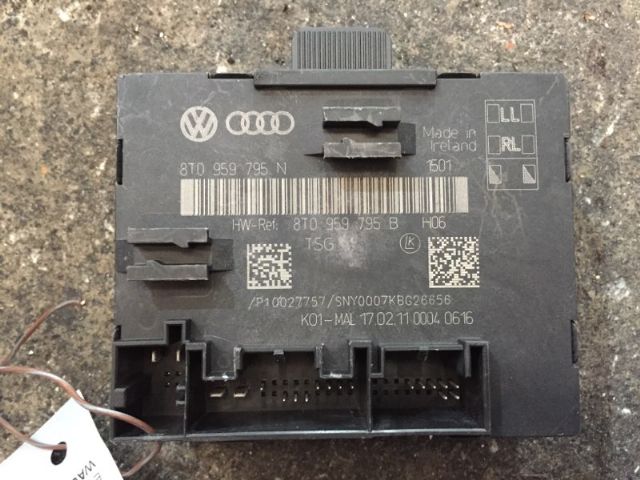 Audi A4 8K 2009-2012 RR Door Control Module
