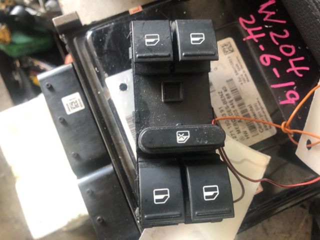 Volkswagen Jetta 1K5 2005-2011 RF Window Switch