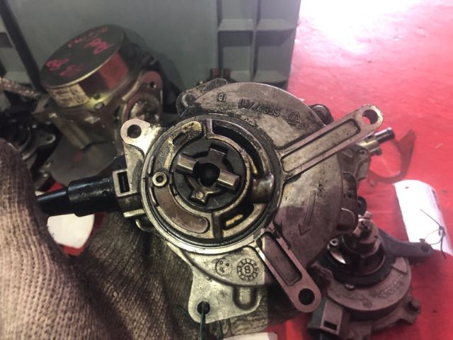 Volkswagen Golf GTi Engine Vacuum Pump