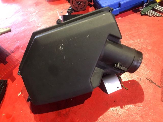 Volvo S60 2010-Present Air Cleaner Assembly EFI Air Box