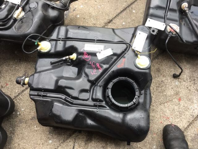 Ford Focus LW 2011-on Fuel Tank